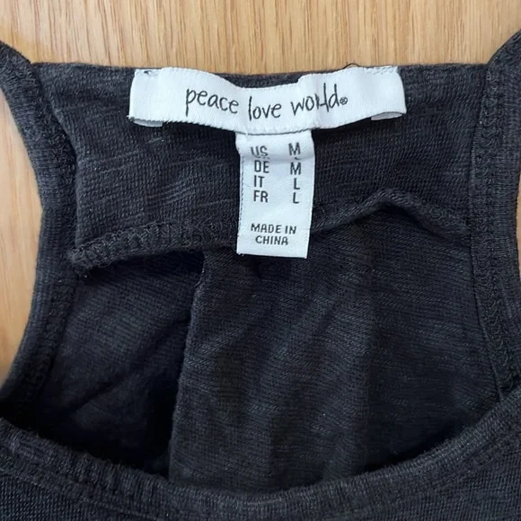 PEACE LOVE WORLD top EUC - Picture 2 of 5